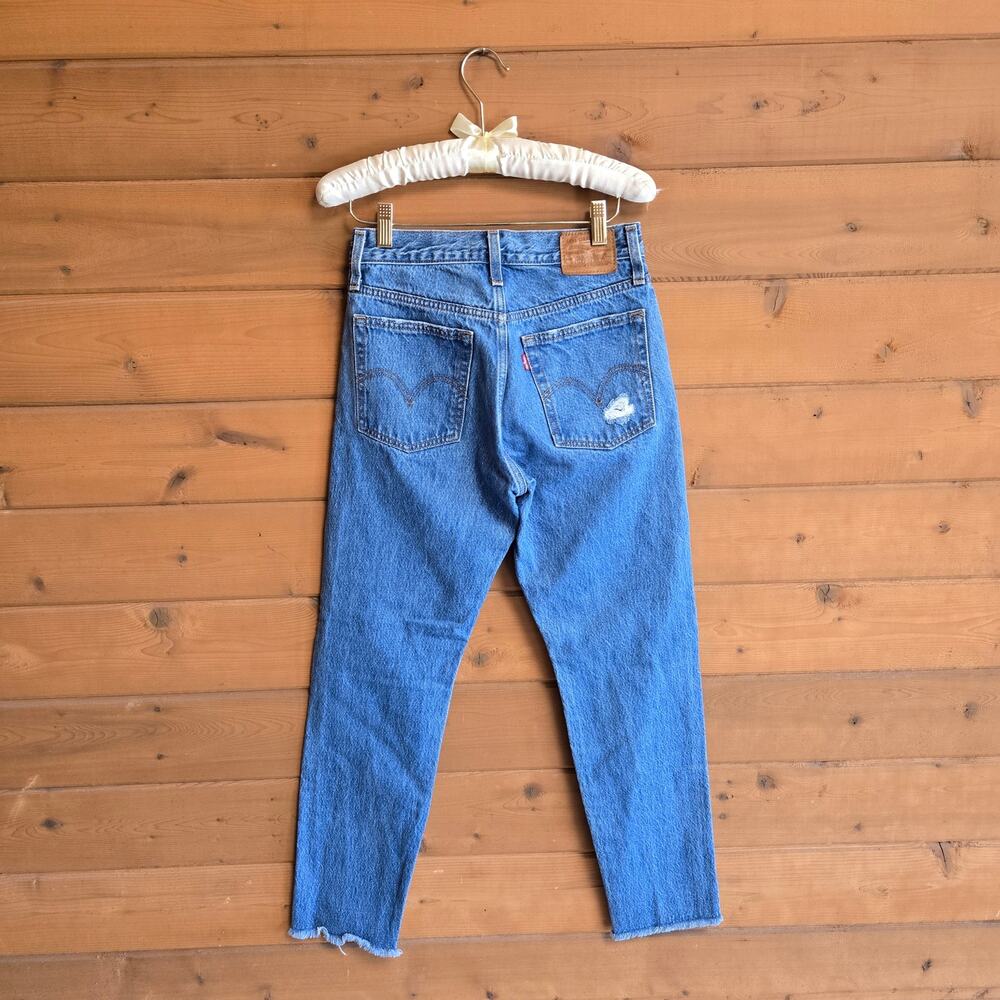 Levi's Jean Wedgie Icon High Rise Button Fly Athens Blue 25 Raw Hem Distressed - Picture 3 of 5